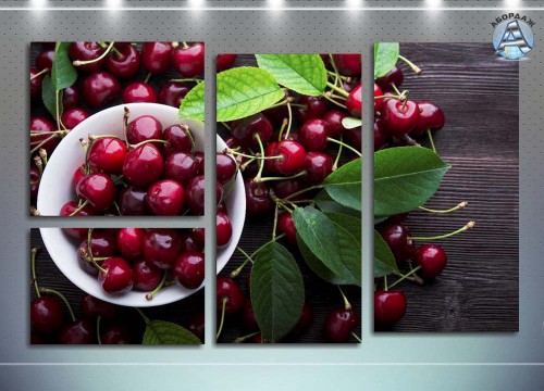 Вишня на столе